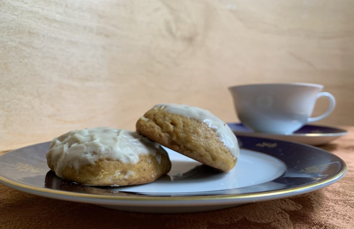SOFT & CAKEY PUMPKIN COOKIES